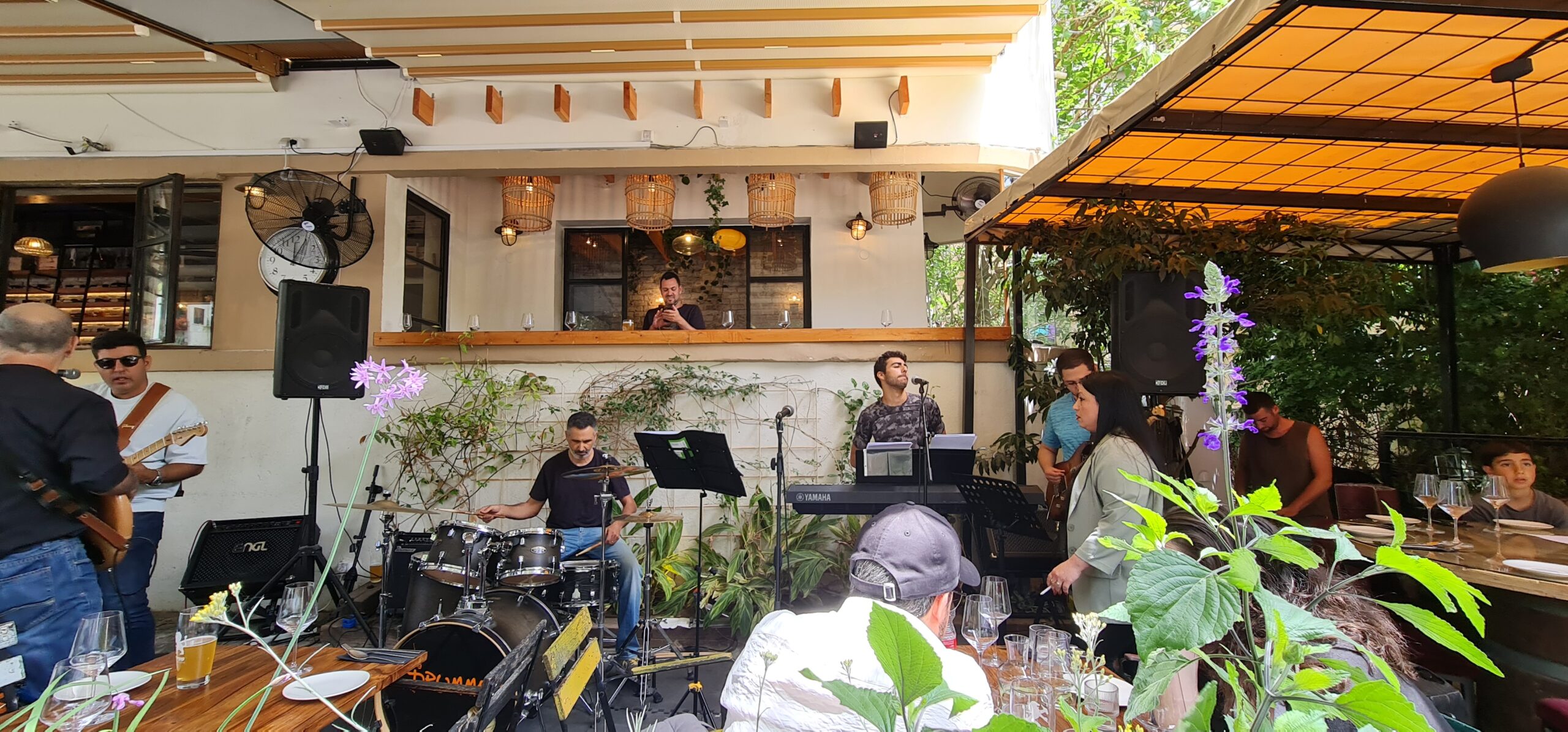 תומס הגברה ותאורה